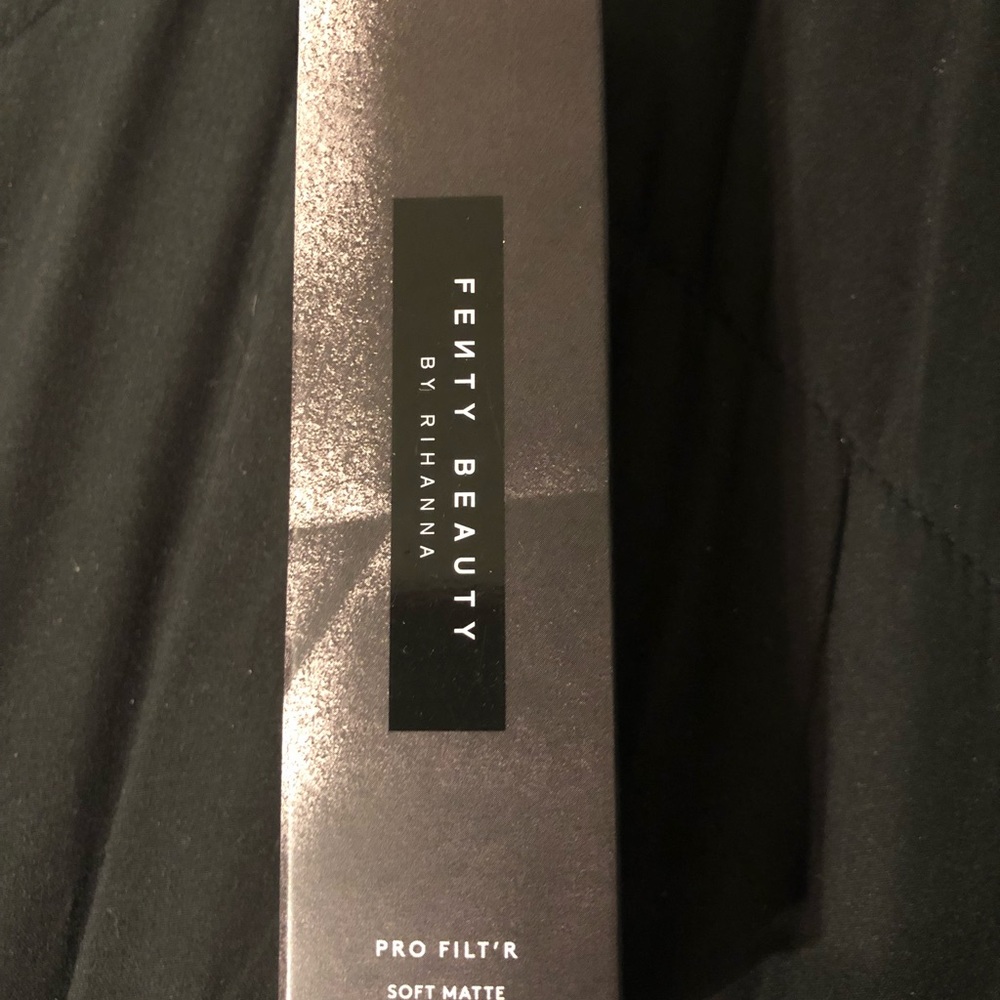 Fenty Pro Filt’r 110 Soft Matte Longwear Foundation - Picture 3 of 4